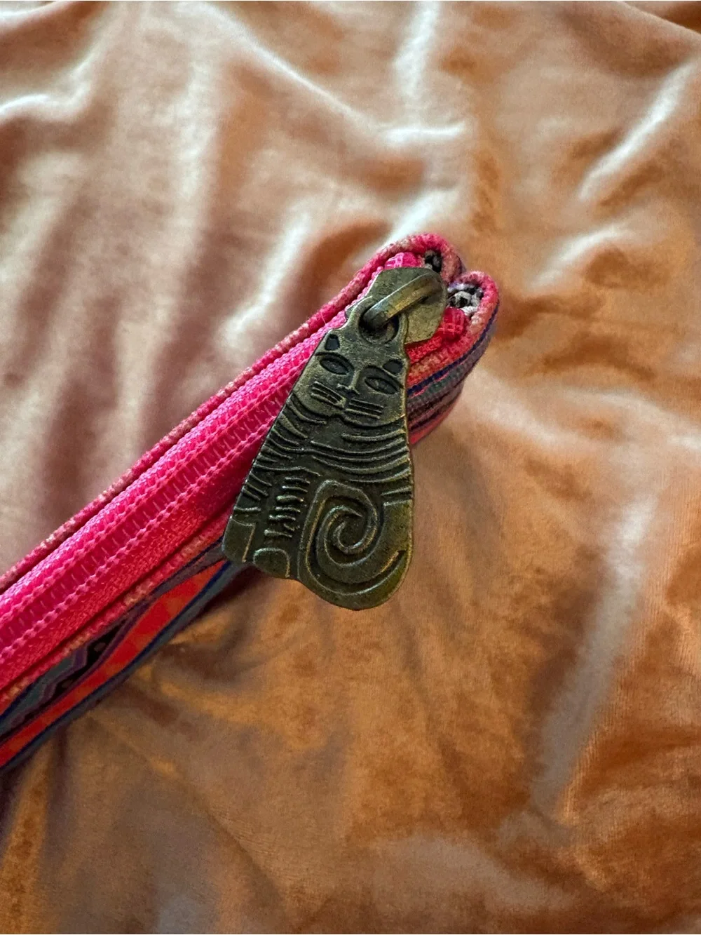 Laurel Burch compact zip